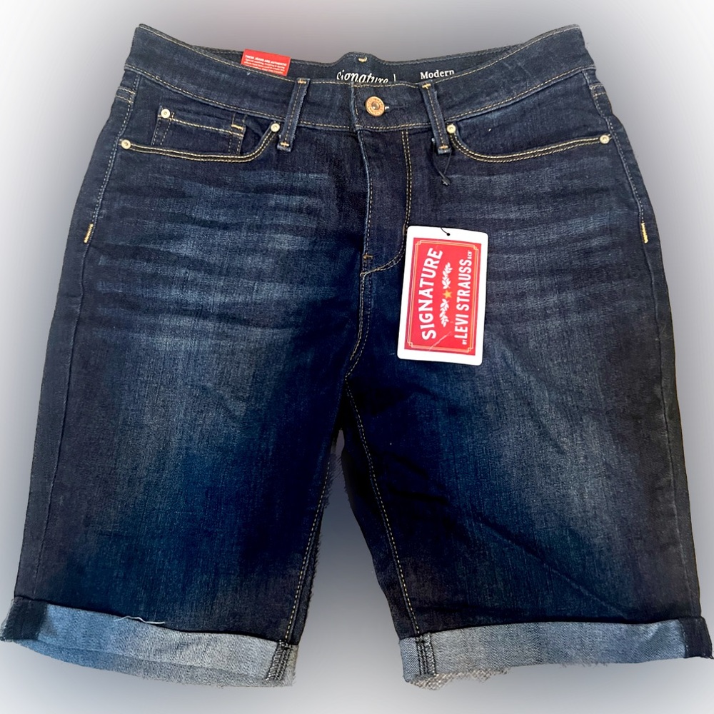 NWT Levi Bermuda shorts